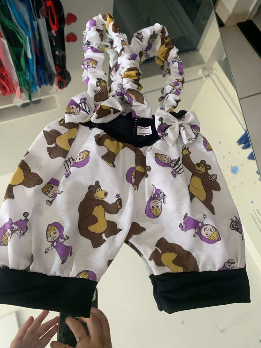 Salopete da marsha e o urso